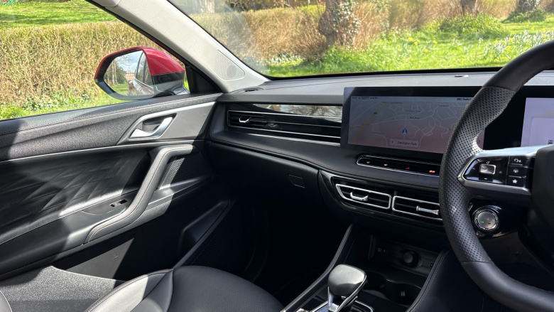 MG HS 1.5 T-GDI Trophy 5dr DCT Petrol Hatchback